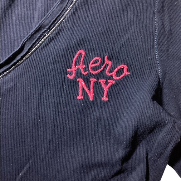 Aeropostale Dark Blue V-Neck Top with Pink Logo - Picture 3 of 9